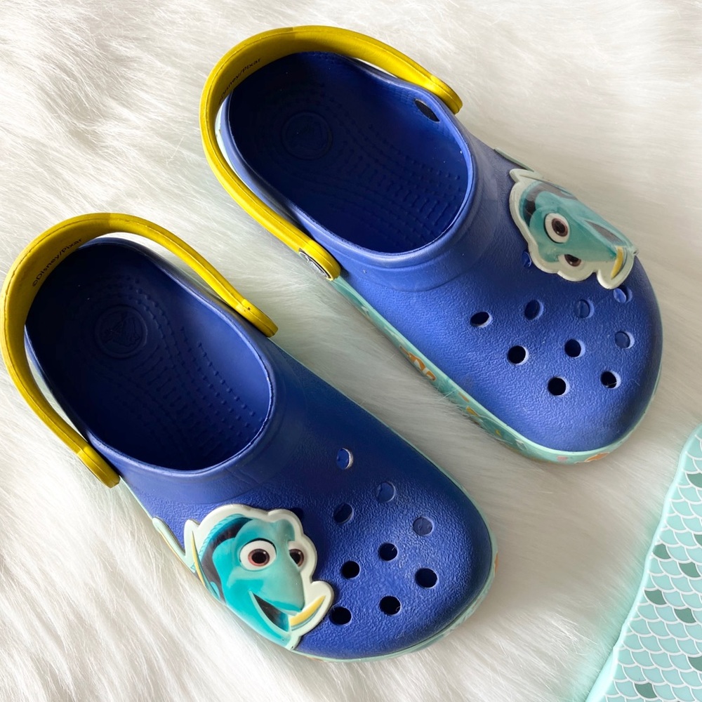 Crocs x Disney โป Finding Dory Light Up Sandal โป - Picture 3 of 8